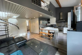 2 bedroom duplex apartment in the center of Cannes